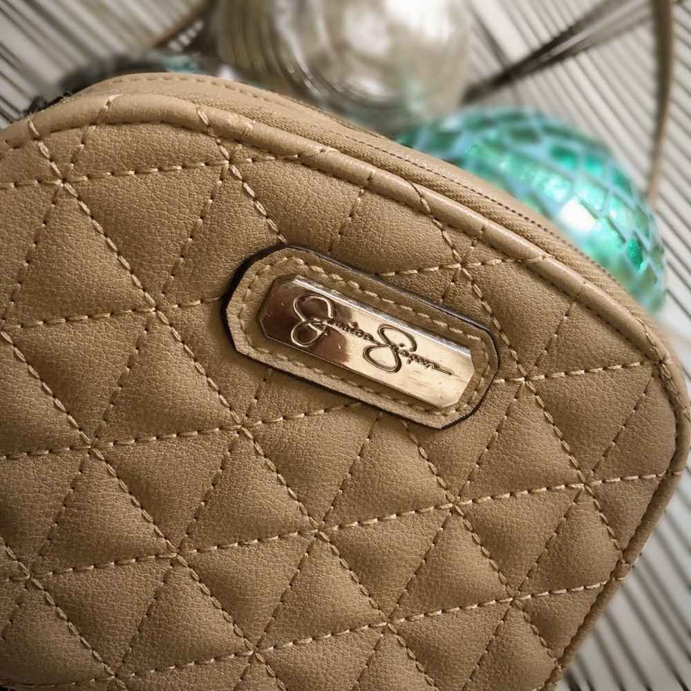 A Tan/Cream Jessica Simpson CrossBody Purse
